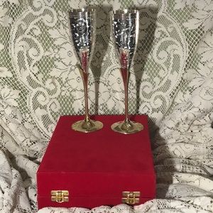 New Champagne or Wine Goblets with red velvet box.